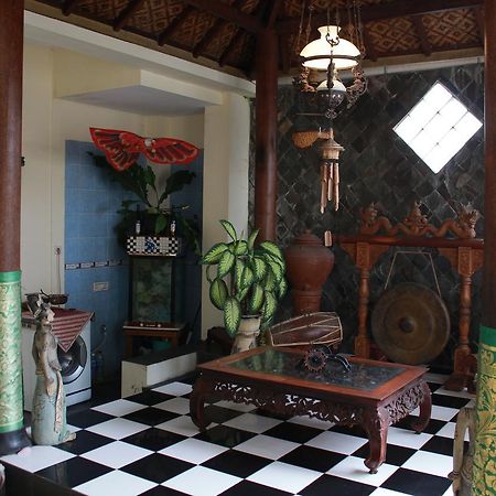 La Javanaise Home Stay Malioboro Yogyakarta Eksteriør billede
